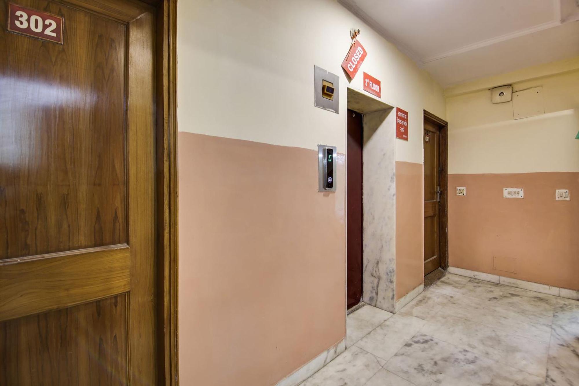 Hotel O Sunshine Palace Delhi  Exterior photo